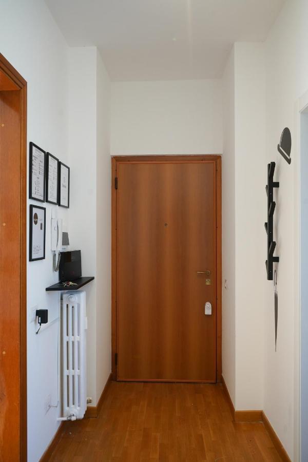 Apartament 10 Min From The Airport-Wifi-Free Parking Samarate Zewnętrze zdjęcie